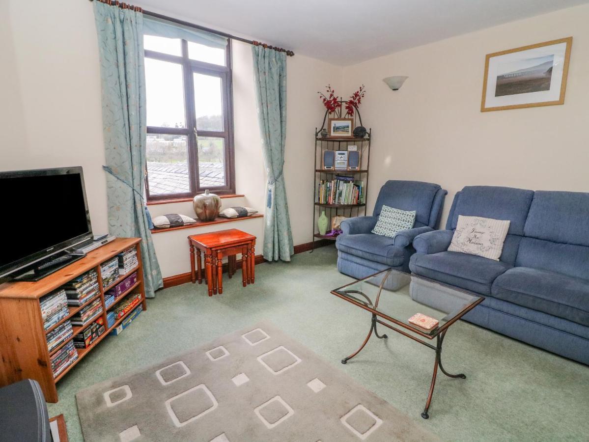 Watershed Cottage Settle Bagian luar foto