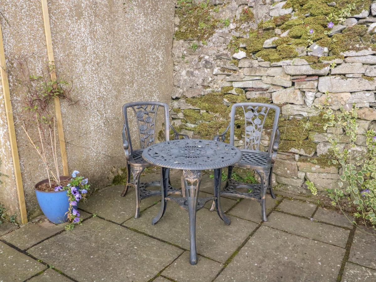Watershed Cottage Settle Bagian luar foto
