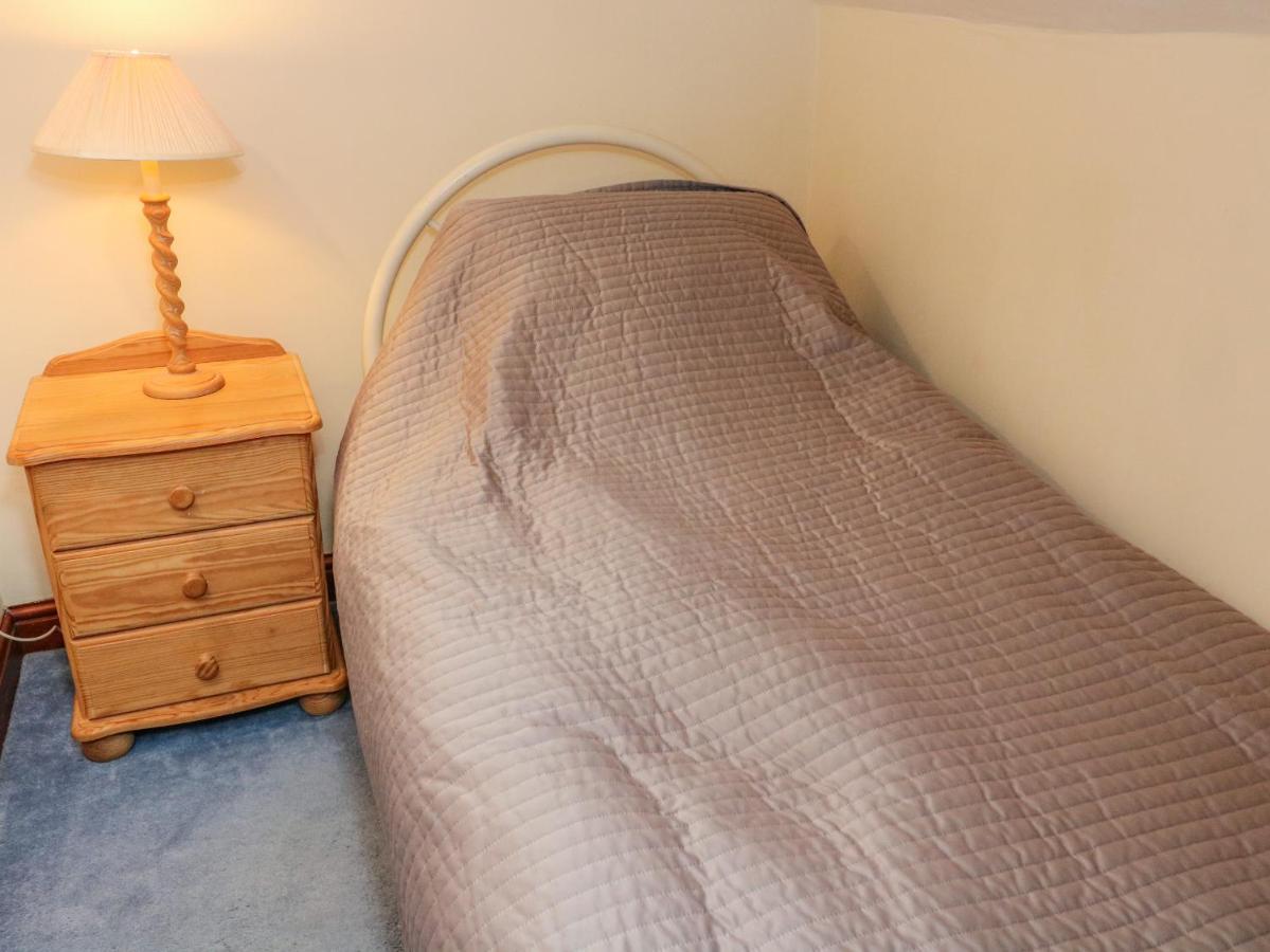 Watershed Cottage Settle Bagian luar foto