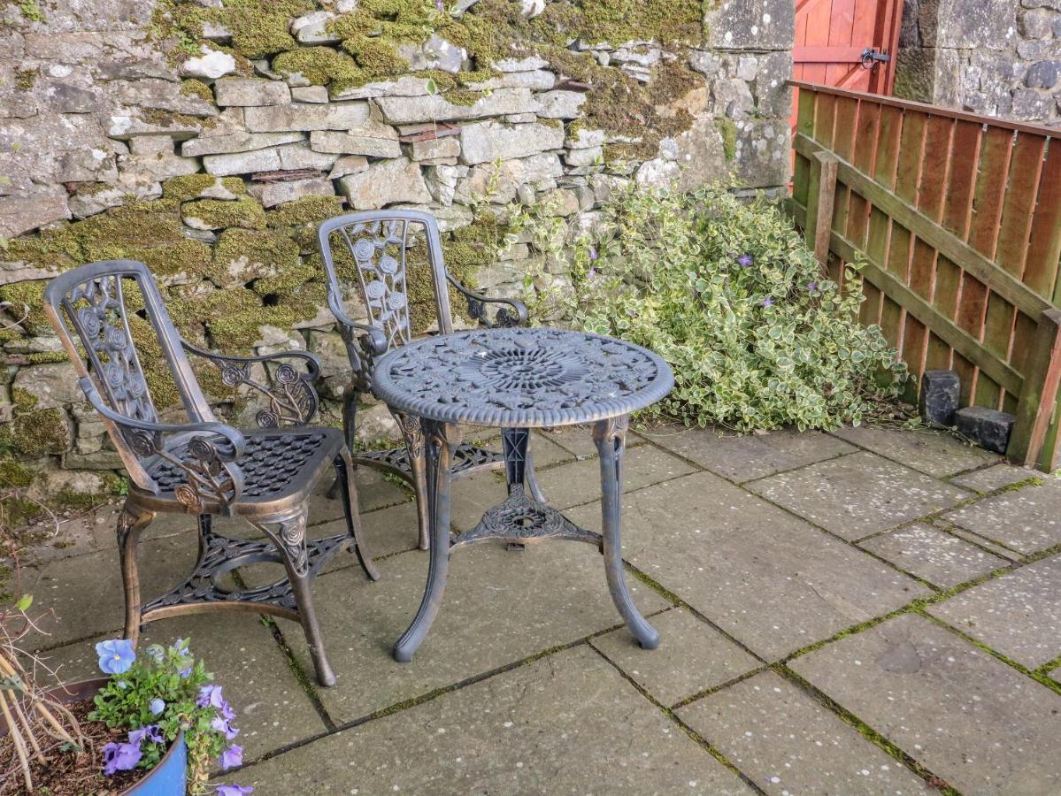 Watershed Cottage Settle Bagian luar foto